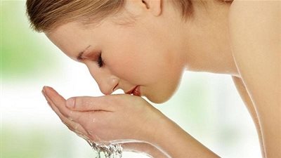 4 نصائح ذهبية لتنظيف البشرة الجافة.. اكتشفيهم