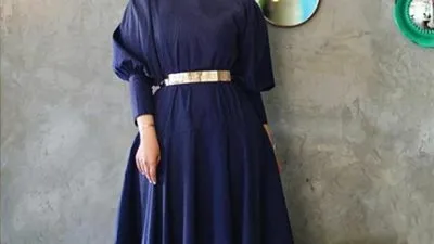 للمحجبات.. أفضل الطرق لتنسيق حزام الخصر الذهبي مع الملابس (صور)