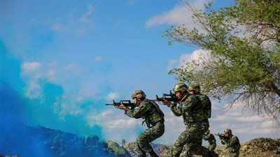 الرئيس الصينى يطالب الجيش بالاستعداد للحرب وسط توترات مع تايوان وأمريكا