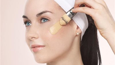 نصائح هامة عند تطبيق كريم الأساس.. اتبعيها 