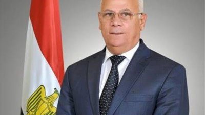 محافظ بورسعيد يقدم التهنئة للأخوة الأقباط بمناسبة عيد الميلاد