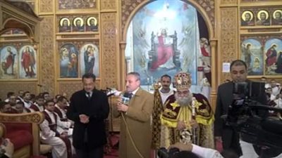 محافظ الإسماعيلية ومدير الآمن يشاركون الأقباط صلوات عيد الميلاد المجيد