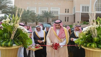 أمير منطقة المدينة يُدشن القافلة الطبية: 