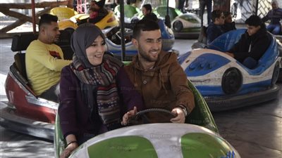 المسلمين يشاركون الأقباط الاحتفال بعيد الميلاد المجيد بحديقة الحيوان (صور)