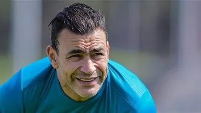 أحمد ناجي: اعتزال الحضري أحدث هزة في المنتخب.. ولا نلتفت لـ