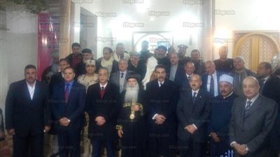 محافظ سوهاج يهنىء الأنبا إسحق بعيد الميلاد المجيد (صور)