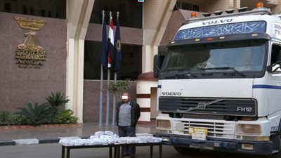 إحباط محاولة جلب 915 طربة حشيش عبر ميناء نويبع البحري