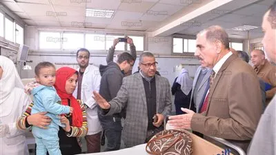 بينهم شرطيين.. إصابة 12 في حريق بإحدى الجمعيات الخيرية في أسيوط (فيديو)