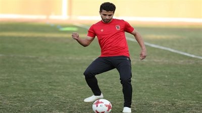 إصابة قوية لمحمد محمود لاعب الأهلي أمام سموحة