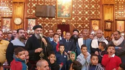 استمرار توافد المهنئين بعيد الميلاد المجيد على مطرانية نجع حمادي (صور)