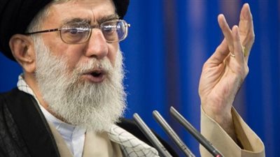 خامنئى: أمريكا تضغط على إيران بعقوبات 