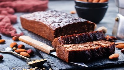 طريقة تحضير كيك الشوكولاتة بالقرفة والمكسرات