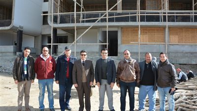 دعدور يتفقد سير العمل بمنشأت الحرم الجديد بجامعة دمياط  (صور)