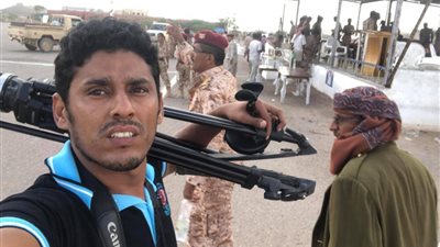 أول رد من الحكومة اليمنية على استهداف الحوثيين عرضا عسكريا في لحج