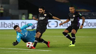 مارتن لاسارتي يستقر على تشكيل الأهلي أمام فيتا كلوب