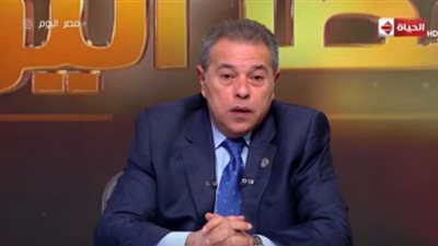 توفيق عكاشة يسخر من مذيع في قناة 