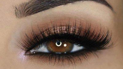 مكياج ناعم وخفيف.. طبقيه في سهرات شهر العسل 