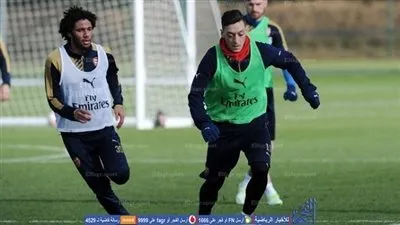 أوزيل لمحمد النني: لا تحزن إن الله معنا (فيديو)