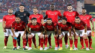 الخطيب وأعضاء مجلس الأهلي يساندون فريق الكرة أمام فيتا كلوب