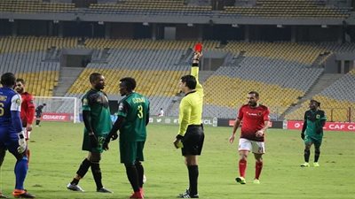 أزمة جديدة في الأهلي.. نجم الفريق يهدد بالرحيل