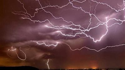 خبير أرصاد: بدأنا أسبوع التناقضات المناخية.. ثلج ودفء ورياح ومطر