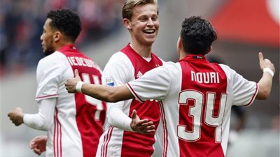 دي يونج يصدم برشلونة بقرار ناري