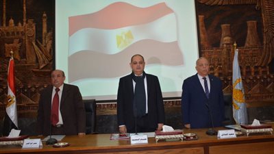 محافظ الغربية يبحث مع ممثلي الجمعيات الأهلية تنفيذ مبادرة (حياة كريمة) بالمحافظة (صور)