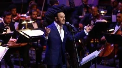 جولة مع الفنانين.. زينة تعاني من وعكة صحية.. وصابر الرباعي يحيي ذكرى الثورة التونسية