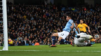 مانشستر سيتي يضرب ولفرهامبتون بثلاثية ويقلص الفارق مع ليفربول