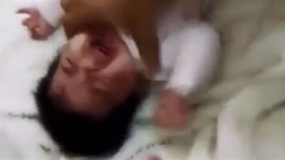 بدم بارد.. أب يقتل طفلته الرضيعة بعد 3 أيام من ولادتها في قنا