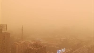 شاهد.. انعدام شديد للرؤية بمحافظتي القاهرة والجيزة (صور)