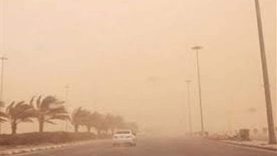 العاصفة الترابية تصل البحر الأحمر.. والمرور يحذر قائدي السيارات