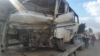 إصابة 17 شخص في حادثي تصادم منفصلين بالبحيرة (صور)