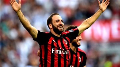 هيجواين يرد على اقترابه من تشيلسي برسالة نارية