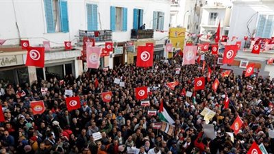 تظاهرات وشعارات ضد الحكومة.. تونس في أول إضراب بعد ثورة الياسمين