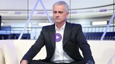 تصرف غريب من مورينيو بعد فوز قطر على السعودية (فيديو)