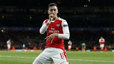 إيمري يلمح لمشاركة أوزيل أمام تشيلسي