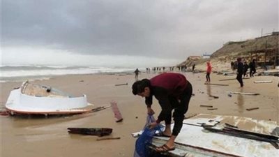 عاجل.. وصول الصيادين الستة المصريين عبر رفح بعد غرق مركبهم بسواحل غزة