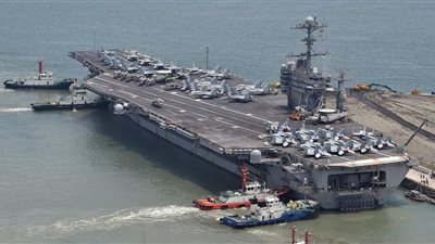 وسط قلق الصين.. عسكري: واشنطن قد ترسل حاملة طائرات عبر مضيق تايوان