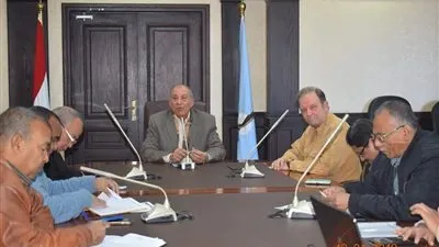 محافظ البحر الأحمر يستعرض الدراسة الجيوفيزيقية بوادي النخيل مع شركة الريف المصري(صور)