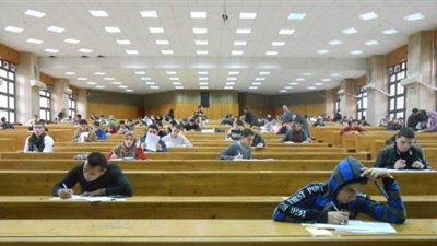 مفاجأة.. تصحيح كراسة الامتحانات بالجامعة بـ80 قرش والعلاوة للأستاذ بربع جنيه