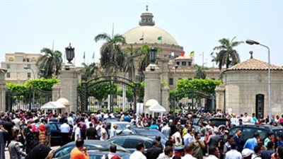 هدوء في الأسبوع الأخير لامتحانات الفصل الدراسي الأول بجامعة القاهرة