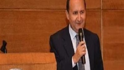 وزير الصناعة يبحث خطط استئناف مرسيدس نشاطها فى مصر 