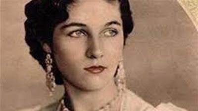 ماذا تعرف عن مفيدة عبد الرحمن؟