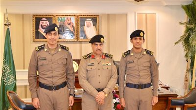 مدير الدفاع المدني بتبوك يقلد عدد من الضباط رتبهم الجديدة