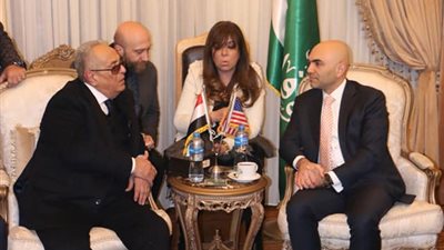 وفد من السفارة الأمريكية يزور حزب الوفد (صور)