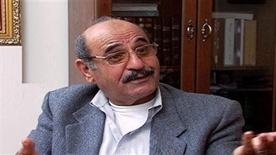 قيادة سابقة بالداخلية يطالب بوضع لافتات لتهنئة الشرطة بعيدهم