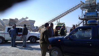 مصرع وإصابة عاملين بمحطة الخرسانة بالمطمر في أسيوط.. والمحافظ يقدم العزاء