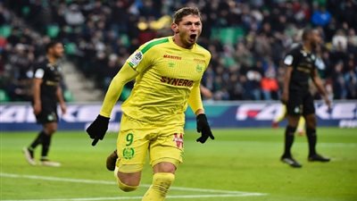 6 معلومات لا تفوتك عن مهاجم نانت المختفي في الطائرة المفقودة