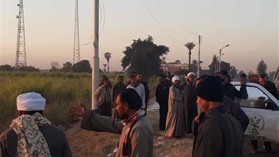 إصابة 6 أشخاص في انقلاب سيارة على الطريق الزراعي بسوهاج